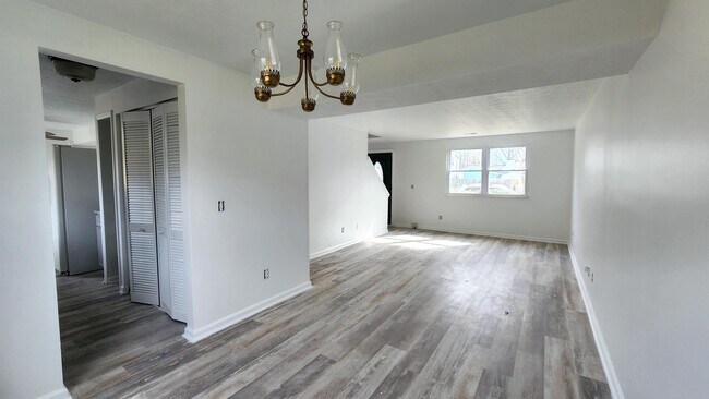 Building Photo - 259 Windsor Castle Dr