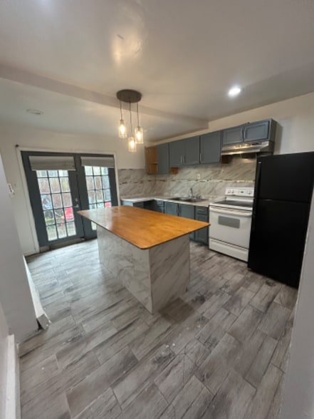 Building Photo - 716 E Mahanoy St