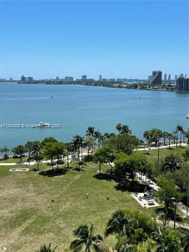 Building Photo - 1900 N Bayshore Dr