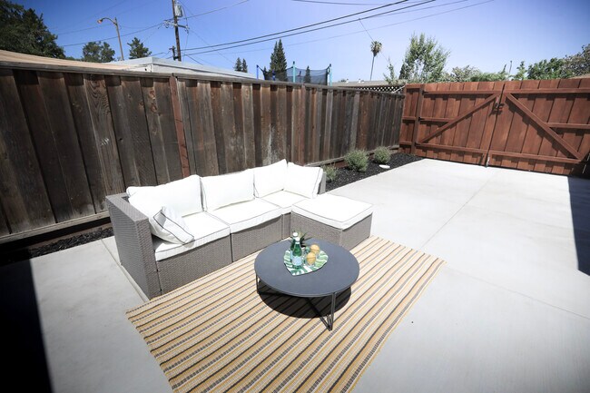 Building Photo - 5746 Cahalan Ave