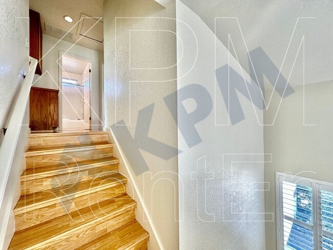 Building Photo - 3059 Carousel Cir
