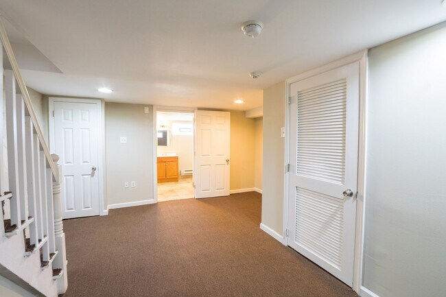 Building Photo - LaSalle Home with Three Bedrooms and Den
