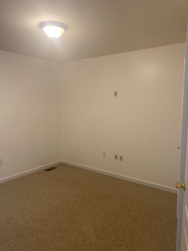 Building Photo - 1 Floor Living! Wheatland Condo 2 Bed 2 Ba...