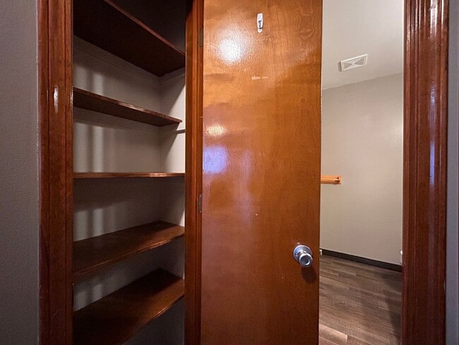 Building Photo - Four Bedroom Duplex in Kentwood - $400 OFF your 1st Month, Move-in by 2/15/26