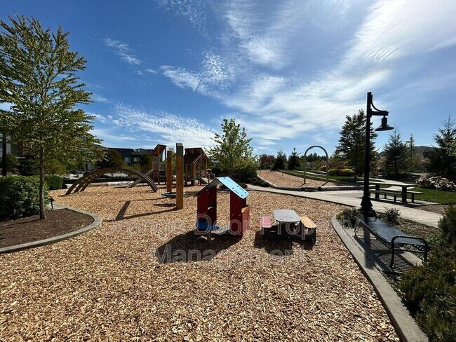 Building Photo - 32773 Maple Ave SE