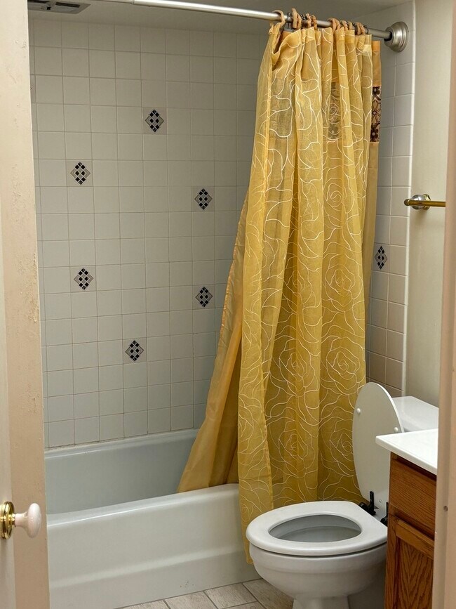 Building Photo - 13000 W Heiden Cir