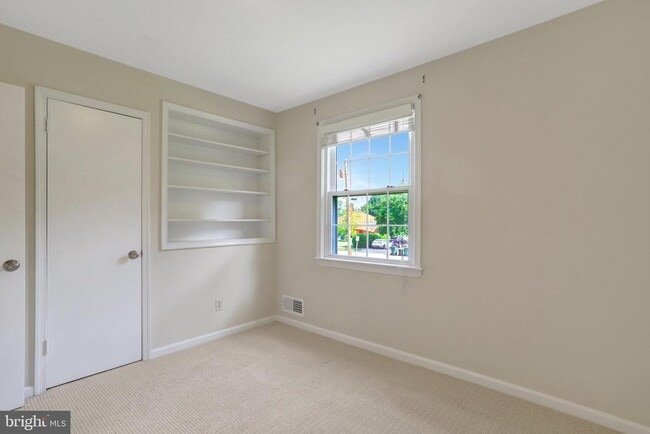 Building Photo - 7623 Arlen St