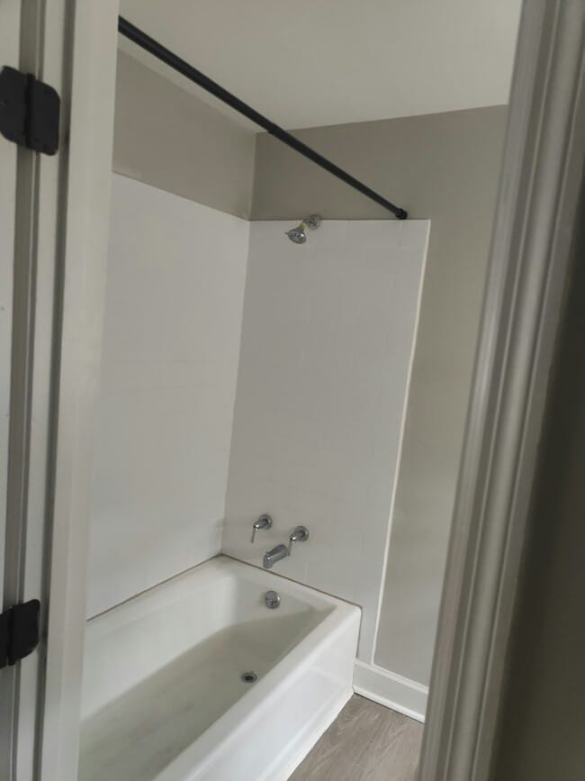 Building Photo - 275 Devilla Trce