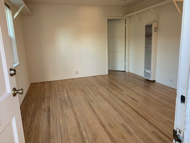 Front Door into Living room - 4017 Lyceum Ave