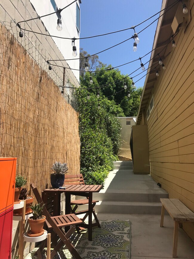 Building Photo - 1329 Douglas St