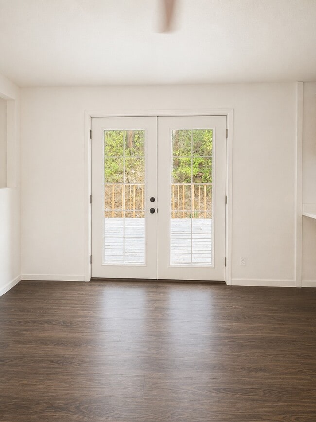 Building Photo - 6647 Alderson Ln