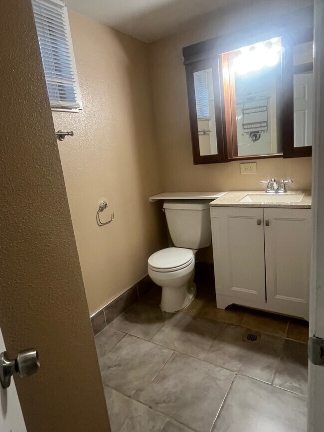 Building Photo - 6448 Iris Way