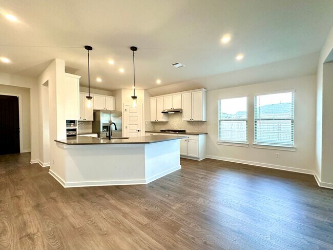 Building Photo - 336 Chaste Tree Dr