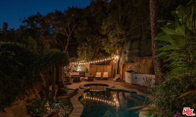 Building Photo - 8978 Wonderland Ave