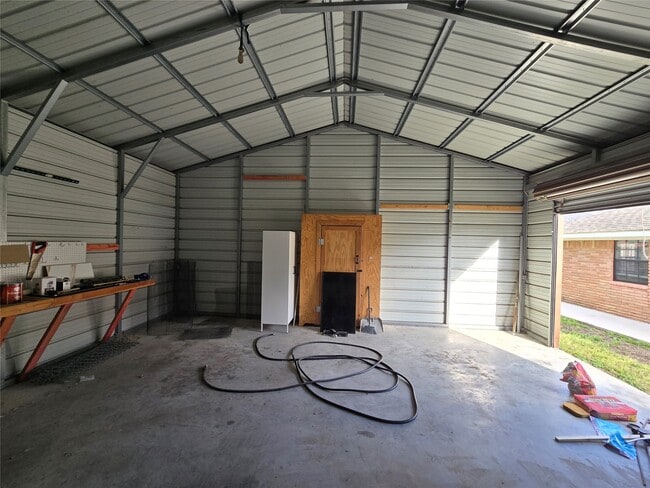 Building Photo - 8703 Berndale St