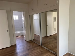 Building Photo - APT A