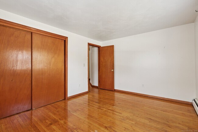Building Photo - 37 Cumberland Rd