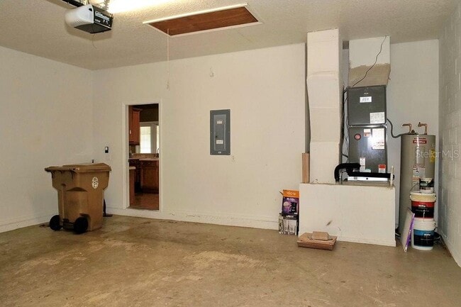 Building Photo - 4906 E Lake Cove Blvd