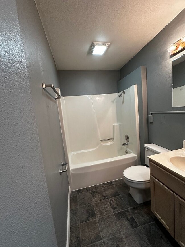 Building Photo - 326 S. First St.