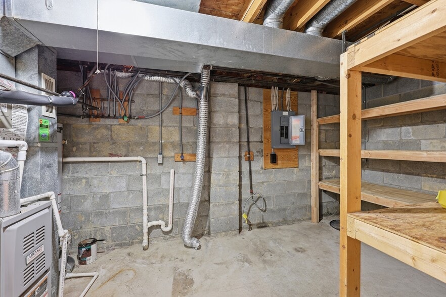 Building Photo - 4916 Stoneybrook Blvd