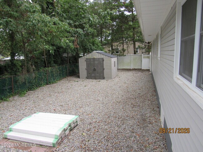 Building Photo - 255 Dogwood Ln