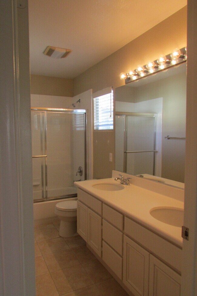 Building Photo - Coming Soon....Lovely 3 Bedroom in Carlsbad