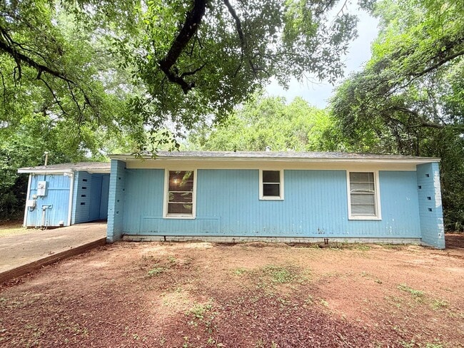 Building Photo - Cozy 2-Bedroom Cottage - Northeast Pensacola