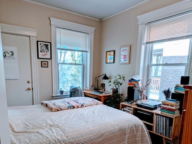 Building Photo - 9 Fuller St