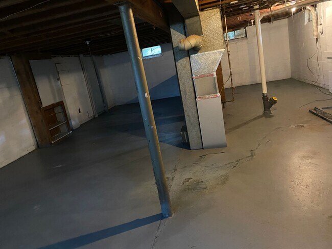 Building Photo - Coming Soon: 3-Bedroom Ranch w/Covered Patio and Huge Yard!