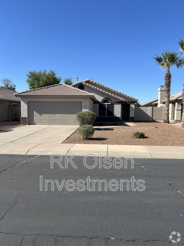 Building Photo - 3920 E Redfield Ct