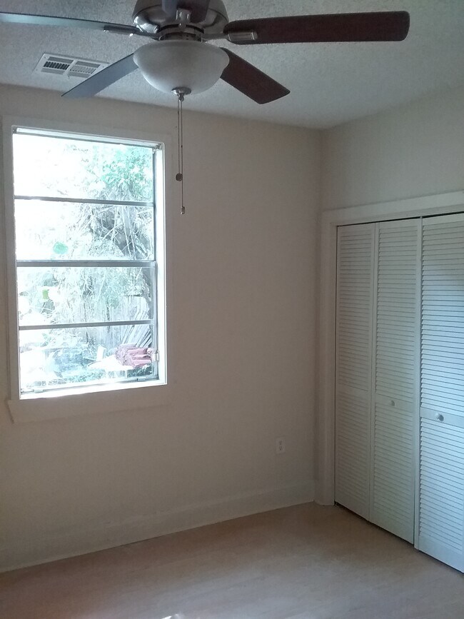 Building Photo - 3324 Napoleon Ave