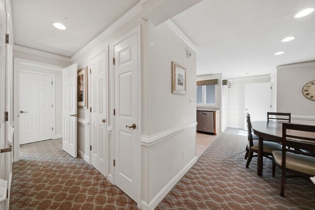 Building Photo - Resort Style Living - KINGSMILL (Graves Ordinary)
