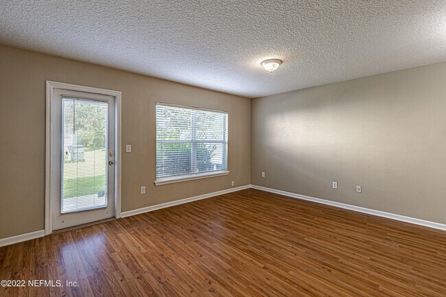 Building Photo - 1500 Calming Water Dr