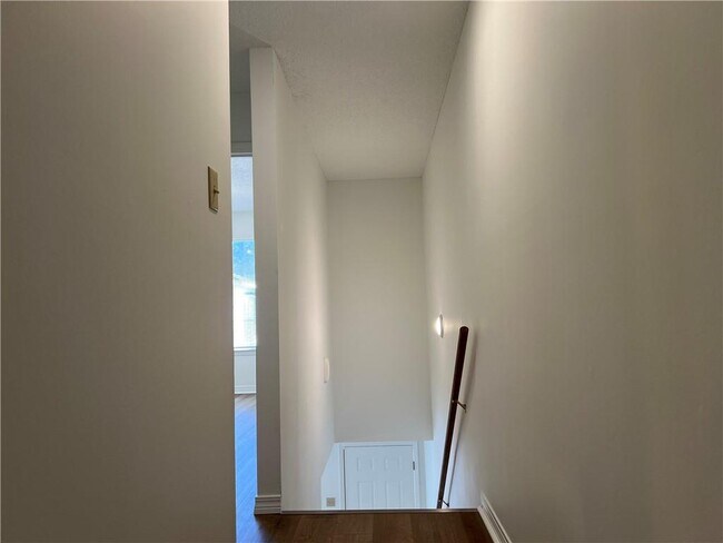 Building Photo - 132 Bayou Sara Ave