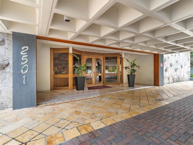 Building Photo - 2501 Brickell Ave