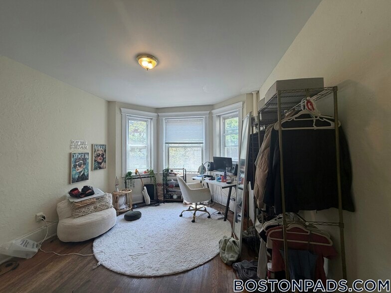 Building Photo - 109 Peterborough St