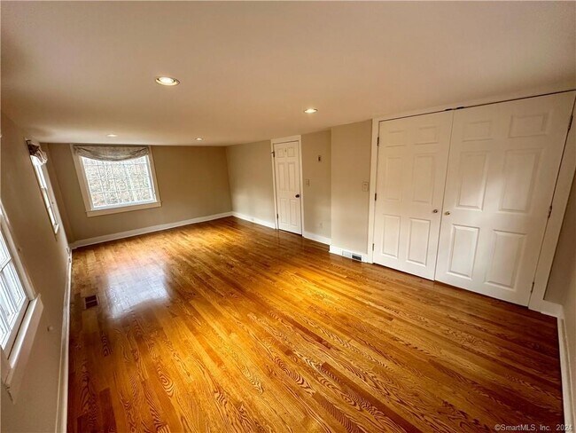 Building Photo - 224 Hattertown Rd