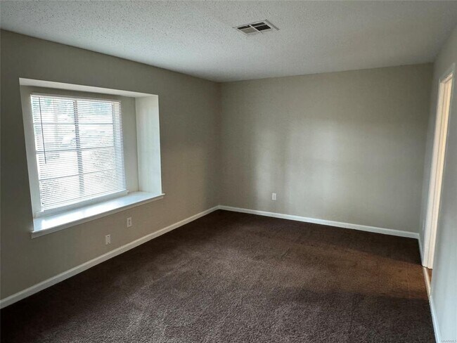 Building Photo - 1405 Dunbarton Rd