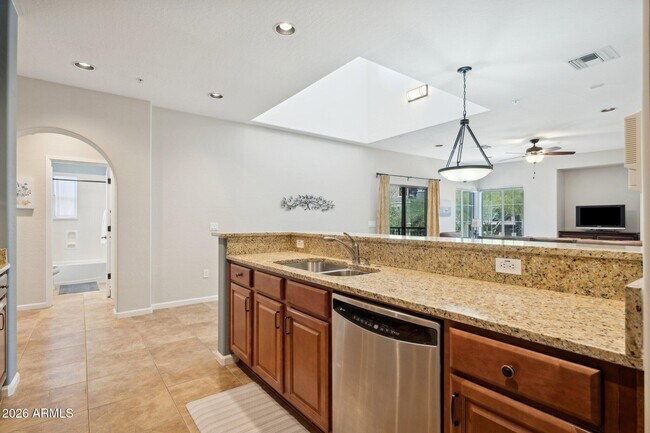 Building Photo - 3935 E Rough Rider Rd