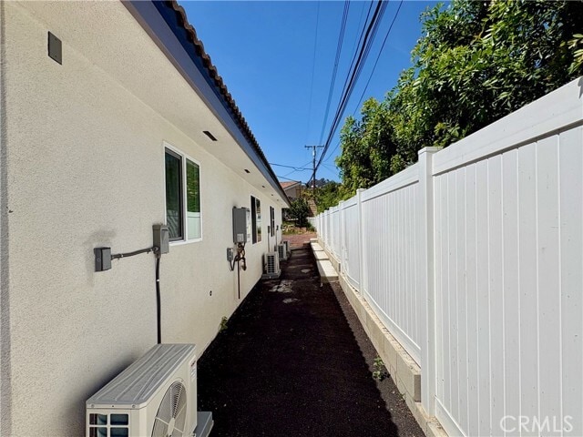 Building Photo - 15323 Via Verita Ave