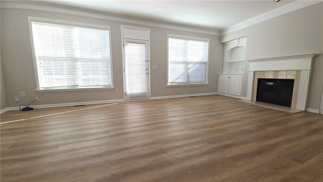 Building Photo - 6099 Prestwood Dr