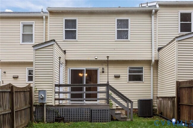 Building Photo - 2613 Chancer Dr
