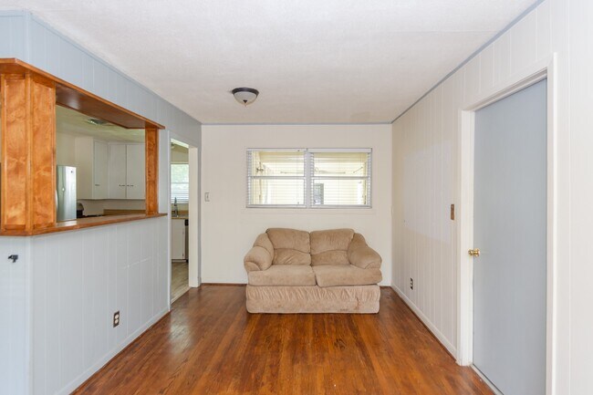 Building Photo - 1737 S Park
