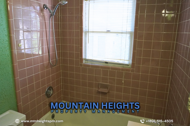 Building Photo - 2784 E Delsa Dr