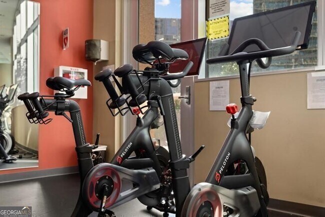 Building Photo - 1080 Peachtree St NE