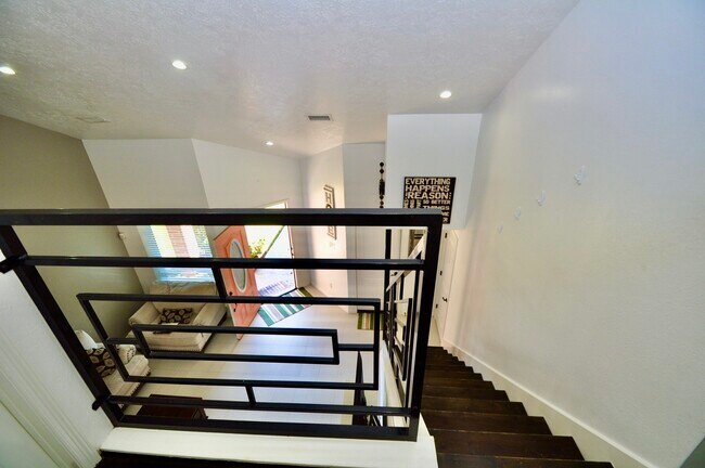 Building Photo - 3330 Beran Dr