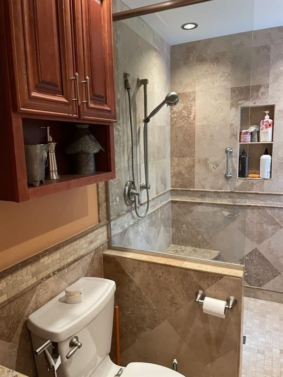 Building Photo - 3666 Lakewood Ct