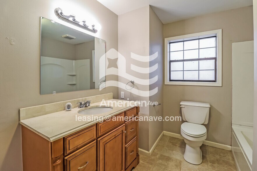 Building Photo - 1514 Drennon St