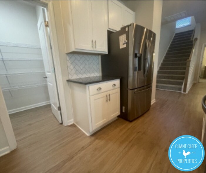 Building Photo - 112 Hoyne Way