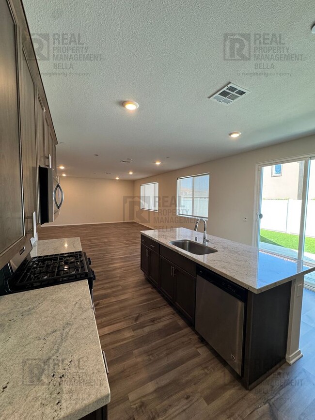 Building Photo - Gorgeous Menifee Pool Home with Downstairs...